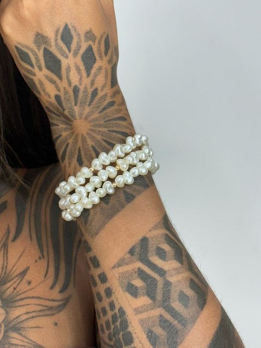 Trio de pulseiras pérolas