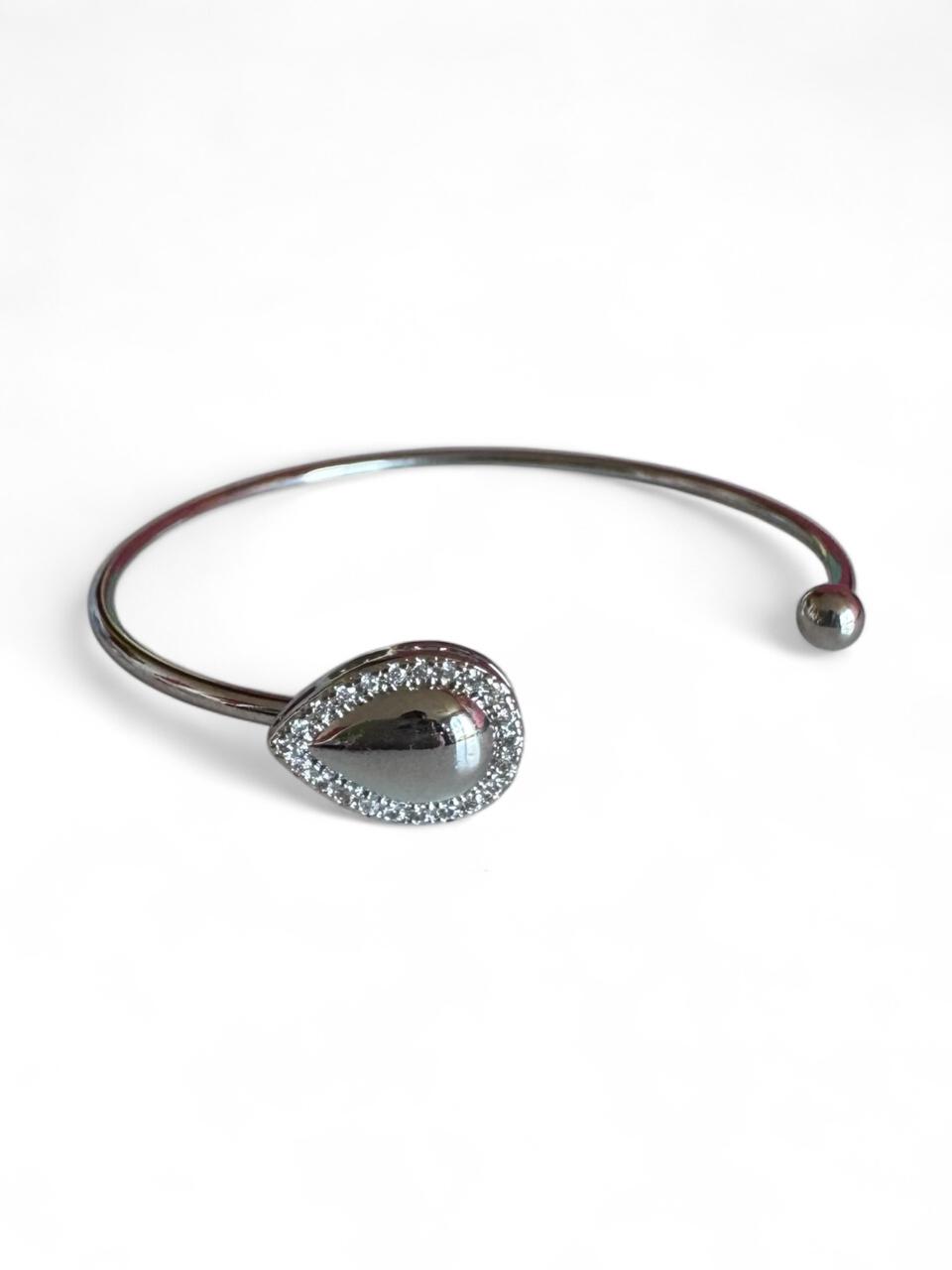 Pulseiras Mile - diversos pingentes colecionáveis