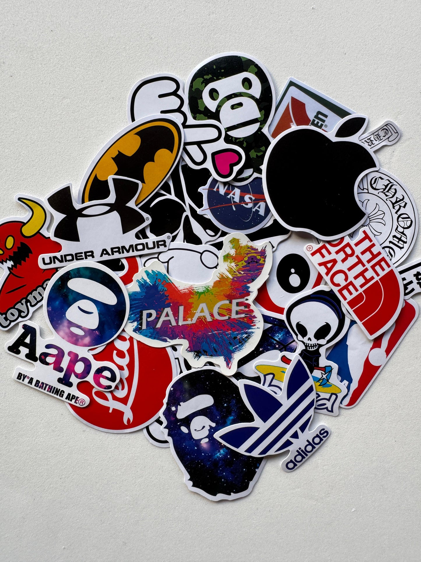 Pac de adesivos - Marcas diversas (25 unidades)