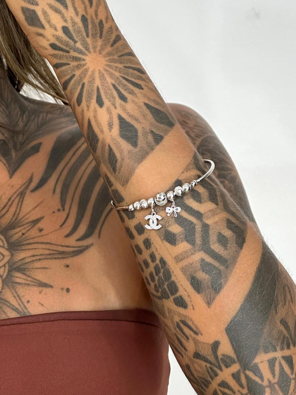 Pulseiras Mile - diversos pingentes colecionáveis