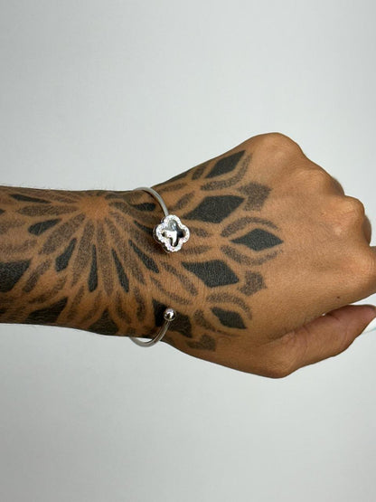 Pulseiras Mile - diversos pingentes colecionáveis